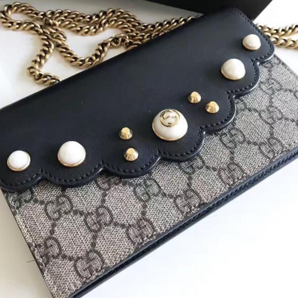 SOLD ! Auth Gucci Peony GG Supreme Pearl Wallet